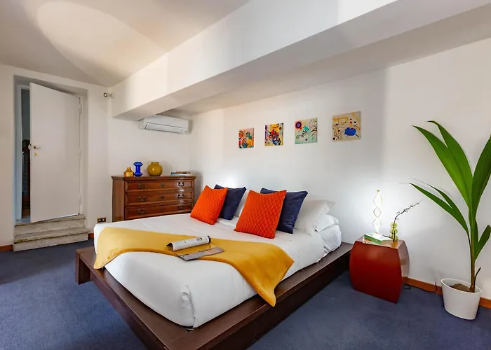 Spanish Steps Luxury דירה