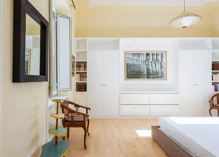 Spanish Steps Luxury דירה *