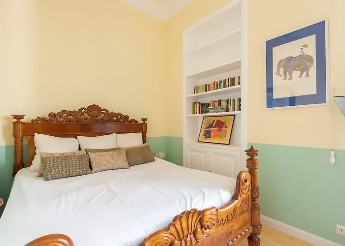 Spanish Steps Luxury דירה